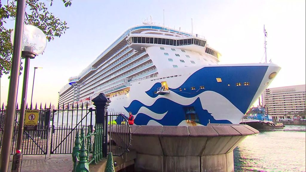 O dich voi 800 ca mac Covid-19 tren tau du lich Australia hinh anh