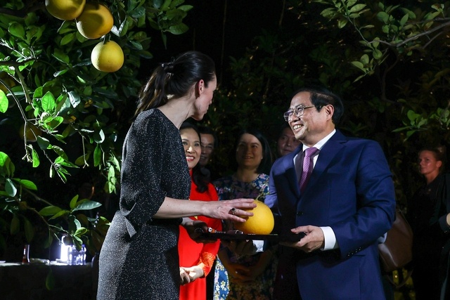 Thu tuong New Zealand tan tay hai qua buoi Dien trong vuon cua Bac Ho hinh anh