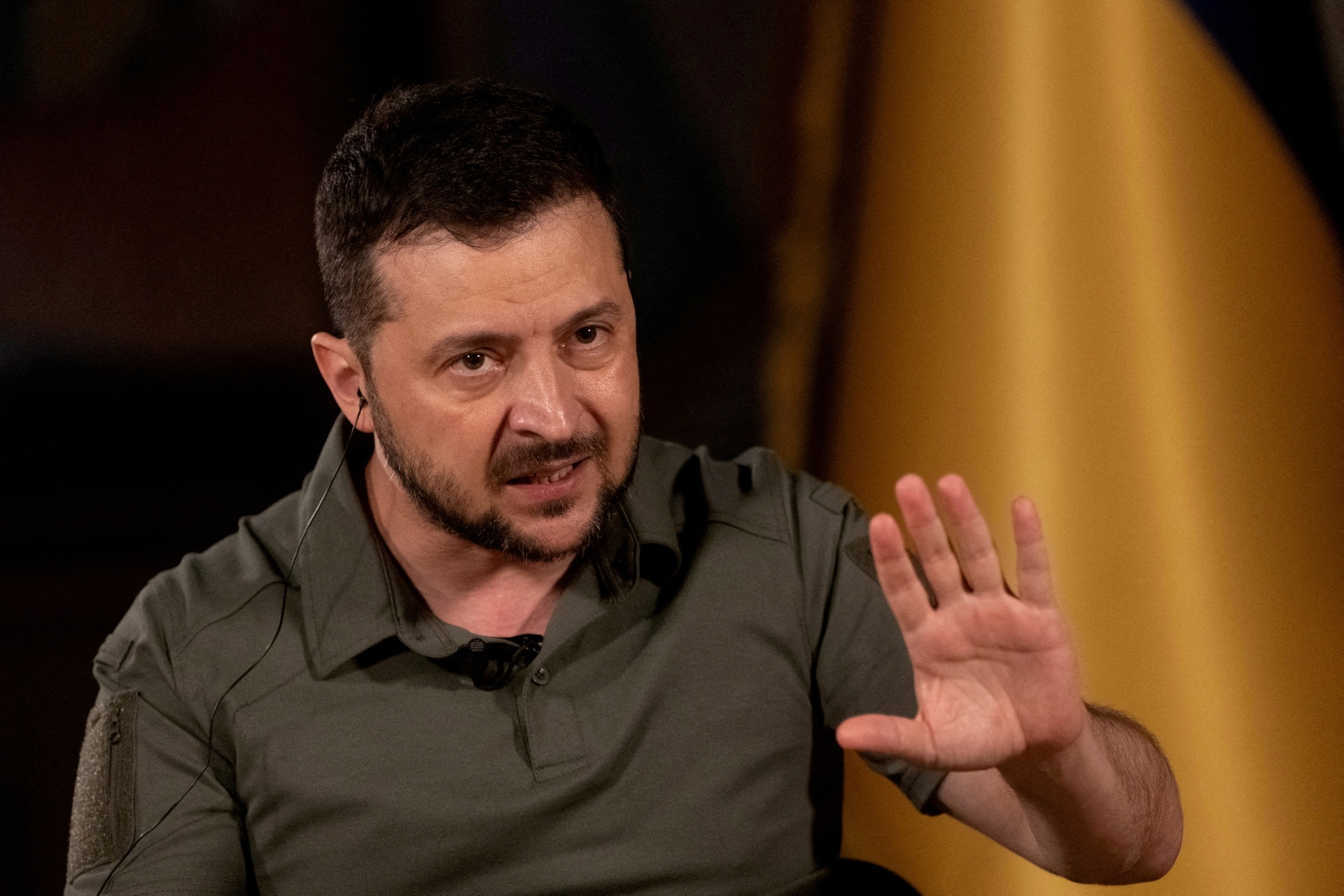 Ong Zelensky: Muc gia tran voi dau Nga 'qua yeu' hinh anh