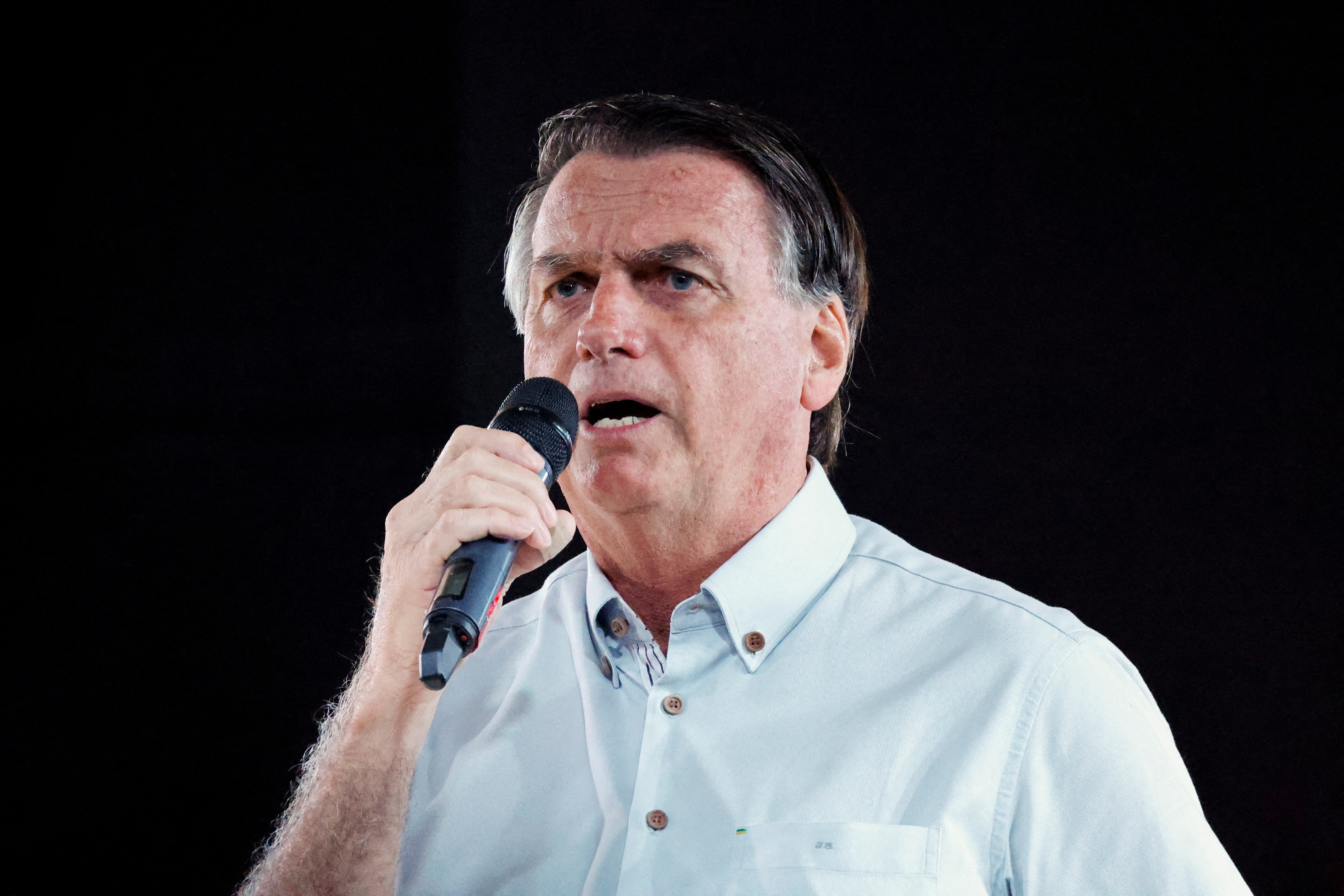 Ong Bolsonaro tham du cuoc hop ve am muu lat nguoc ket qua bau cu hinh anh