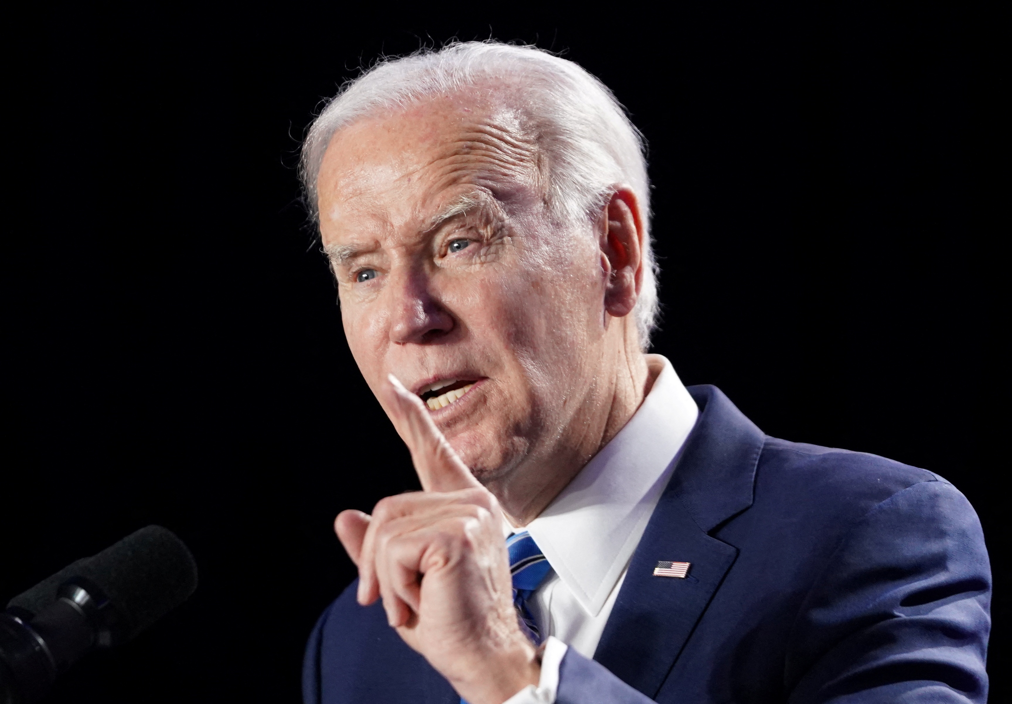 Tong thong Biden len tieng ve tham hoa SVB hinh anh