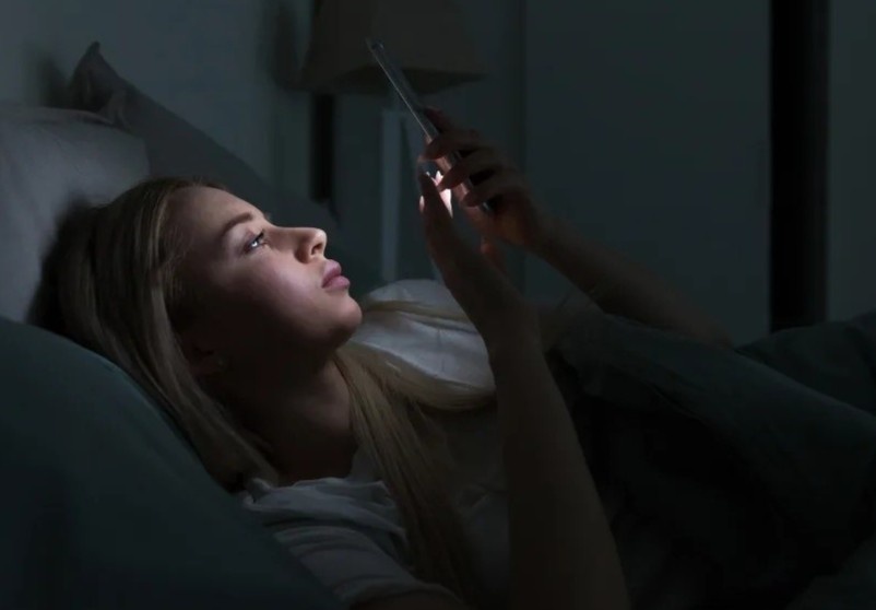 Giai ma noi so hai vao ngay chu nhat va noi buon vao thu hai hinh anh