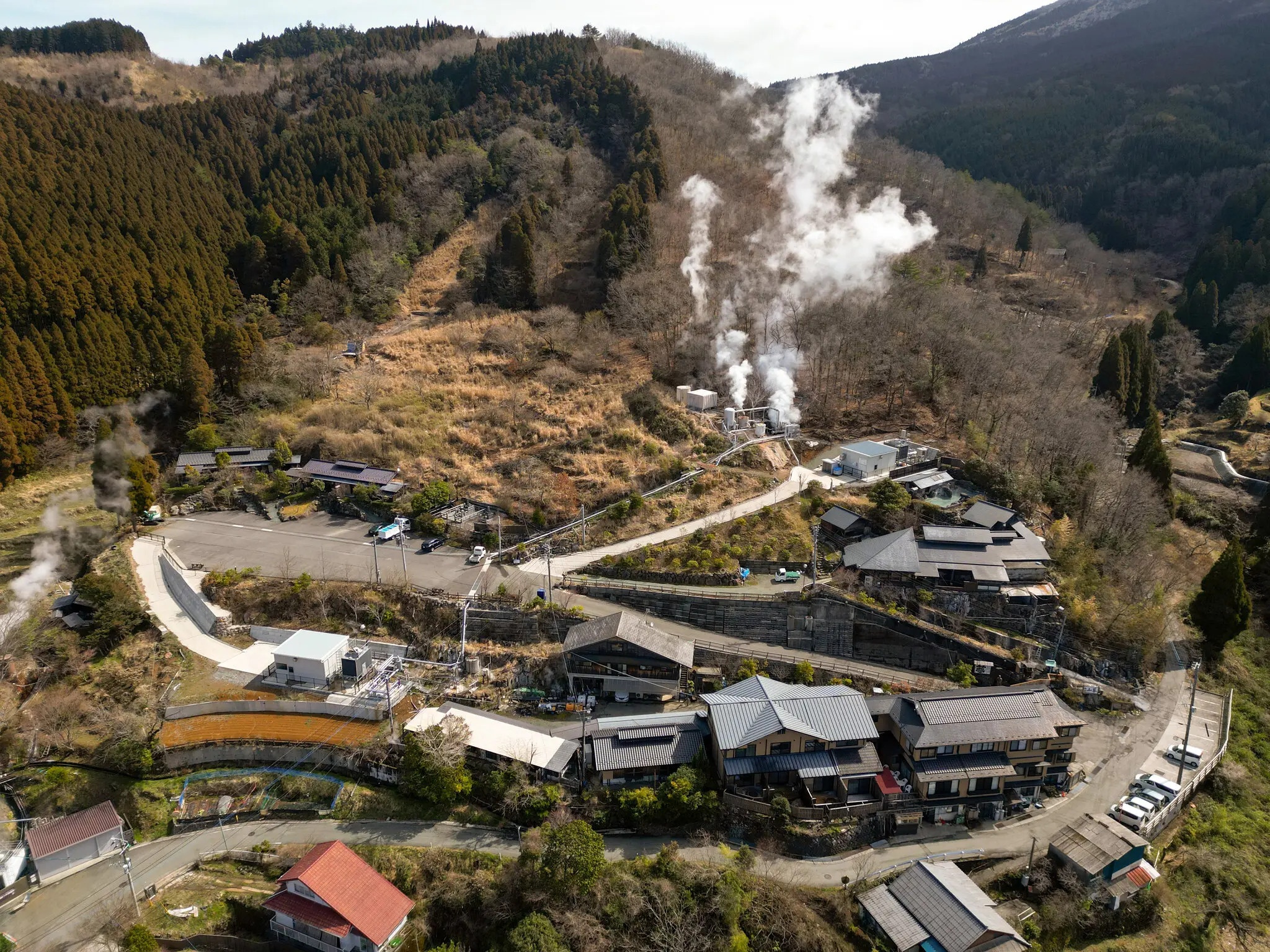 Suoi nuoc nong kim ham tham vong lon cua Nhat Ban hinh anh