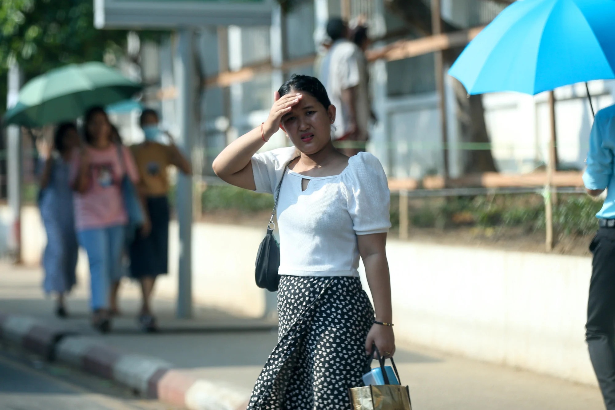 nang nong o chau A anh 2