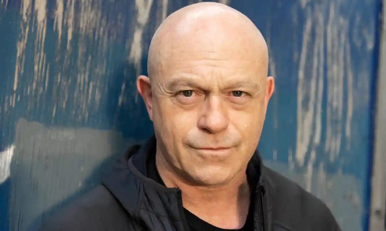 Nha lam phim tung huy chuyen di tren tau Titan hinh anh