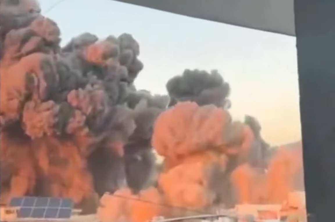 Israel khong kich Beirut nham vao lanh dao Hezbollah hinh anh