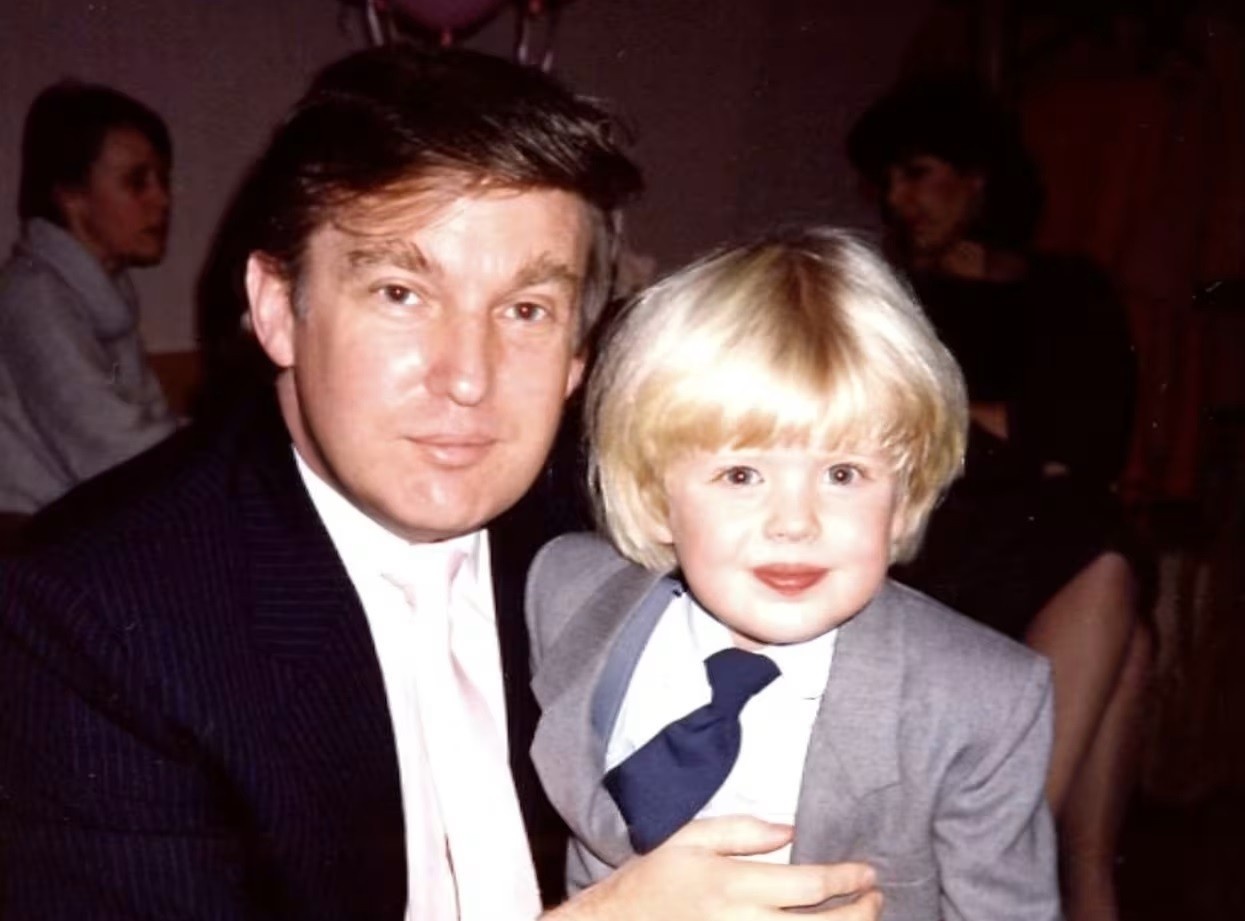 Ai ganh vac co nghiep gia dinh khi ong Trump lam tong thong? hinh anh