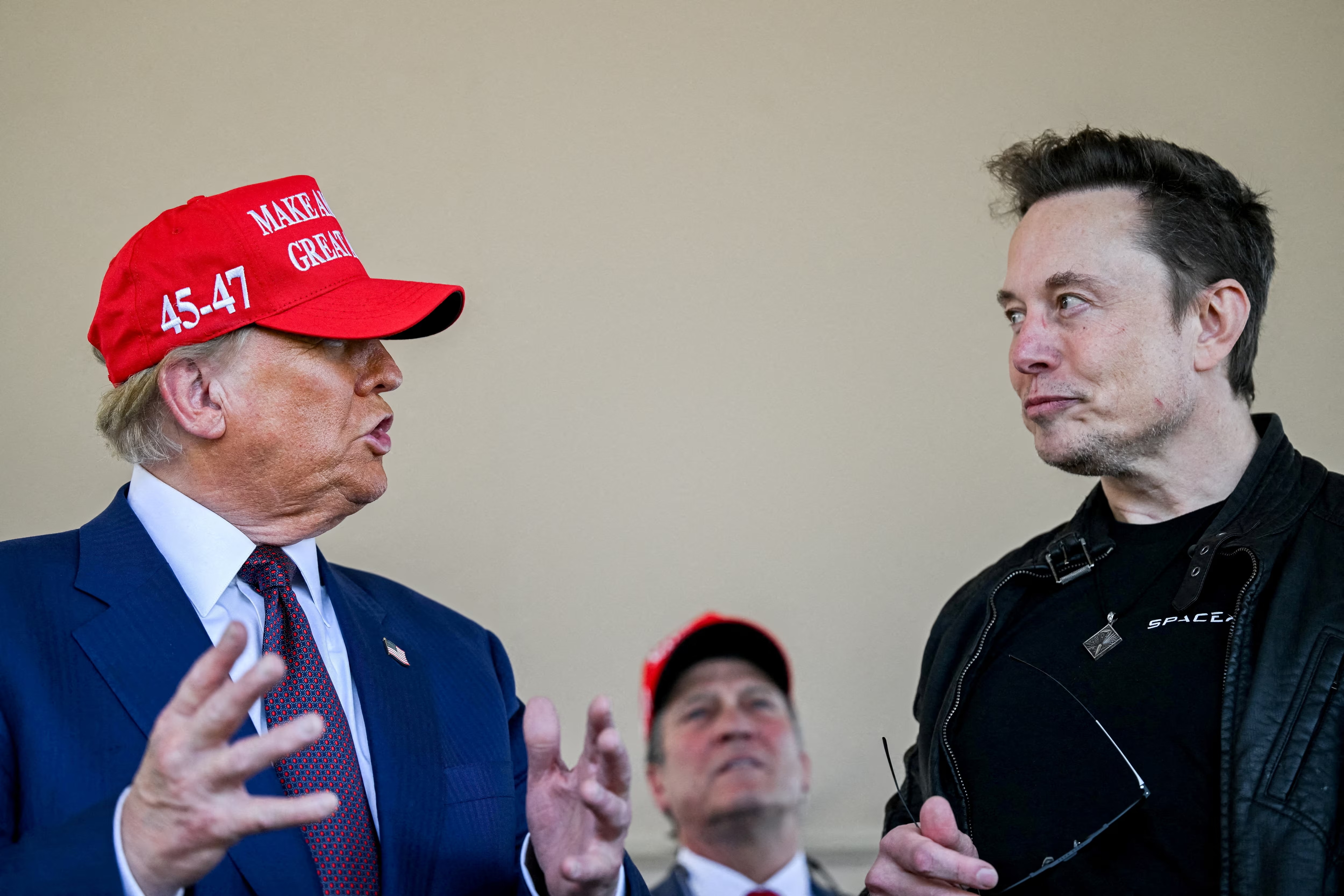 Tong thong Trump san sang de Elon Musk mua lai TikTok hinh anh
