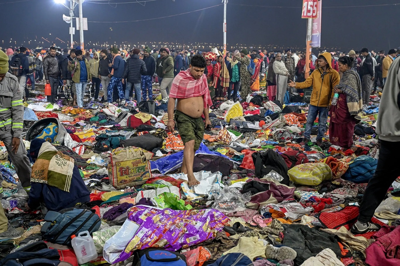 Canh tuong sau giam dap chet choc o le hoi ton giao lon nhat the gioi hinh anh