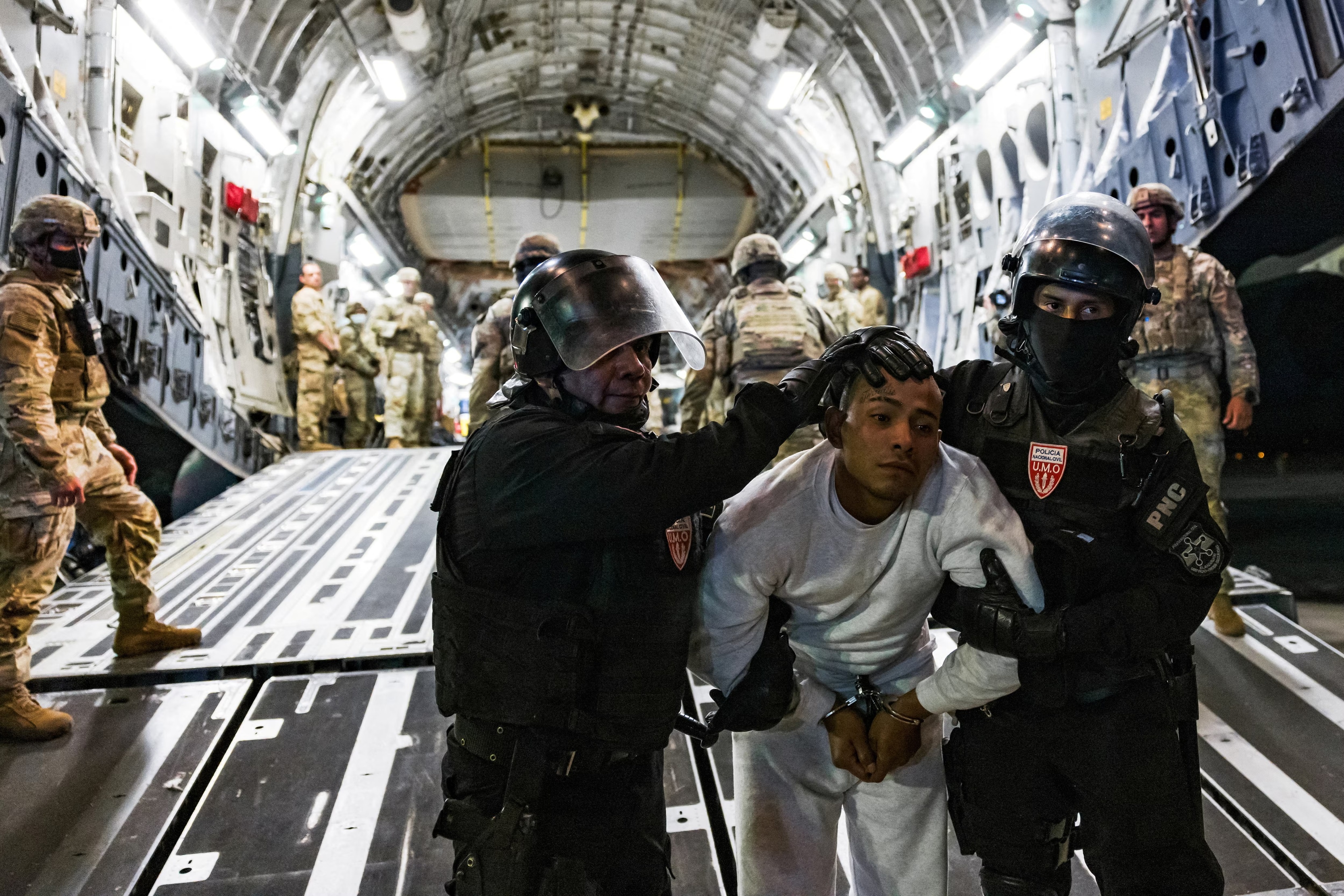 Chinh quyen TT Trump khang cao hinh anh