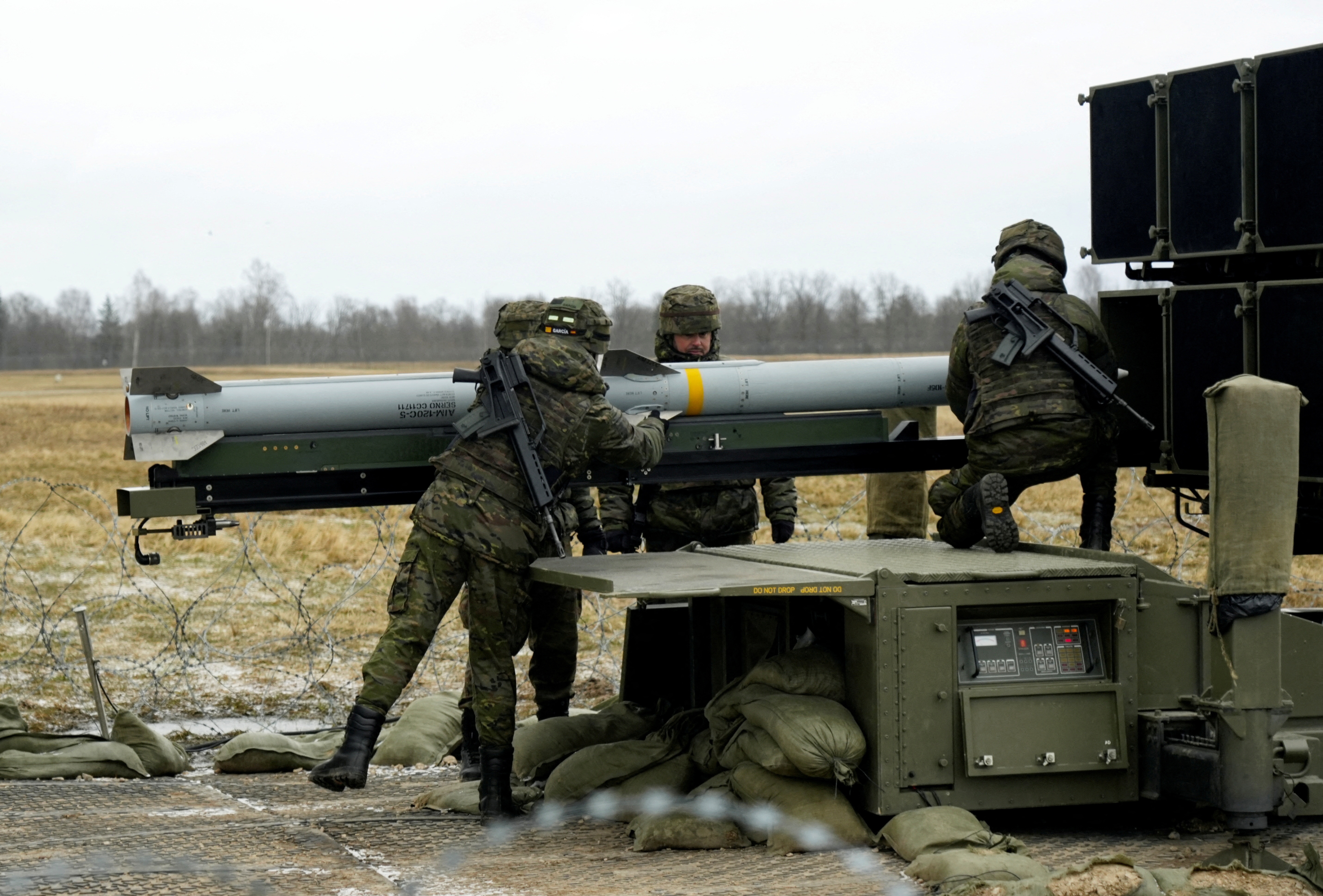 vu khi chau au anh 2