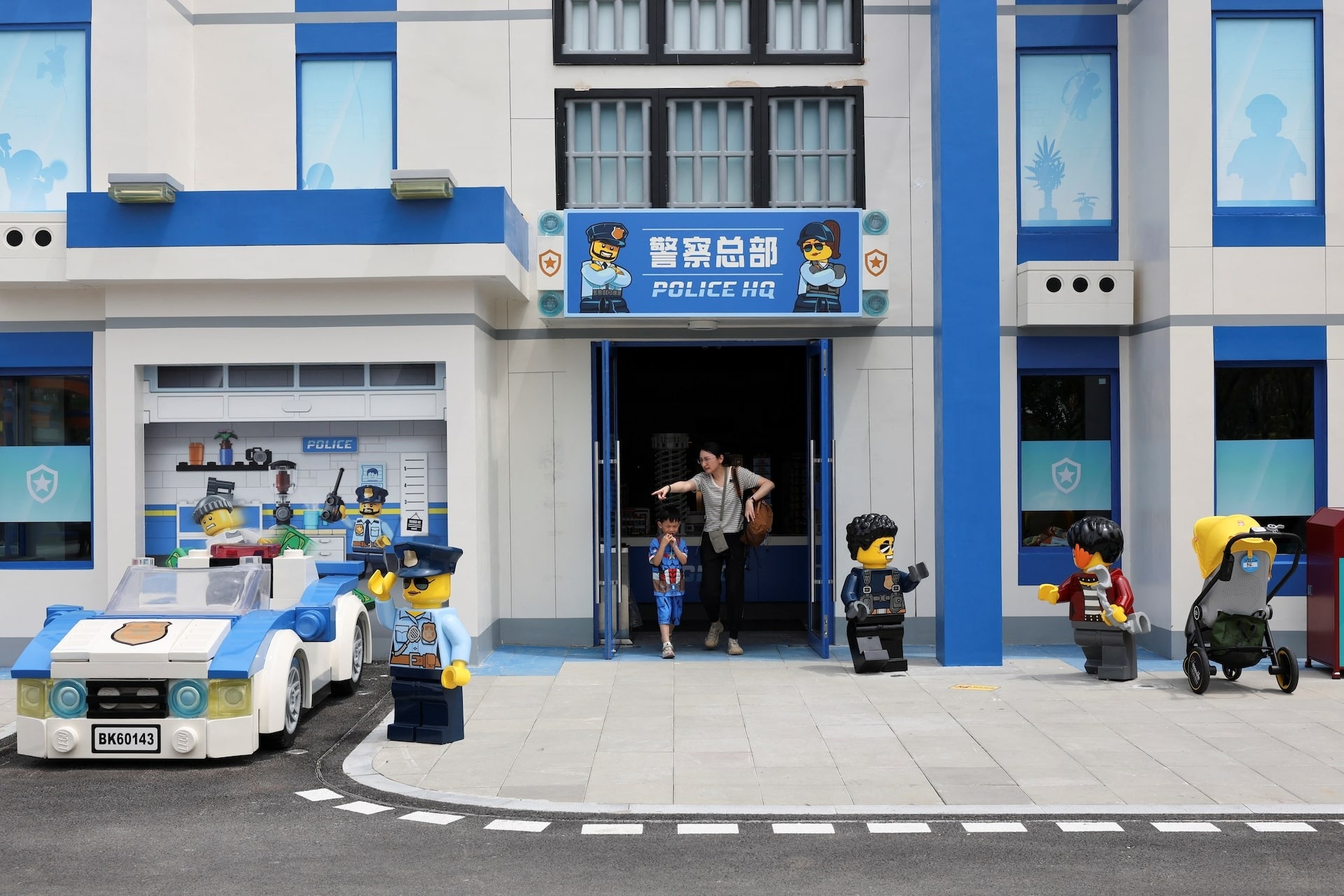 Lan song moi khien nguoi Trung Quoc rut vi hinh anh