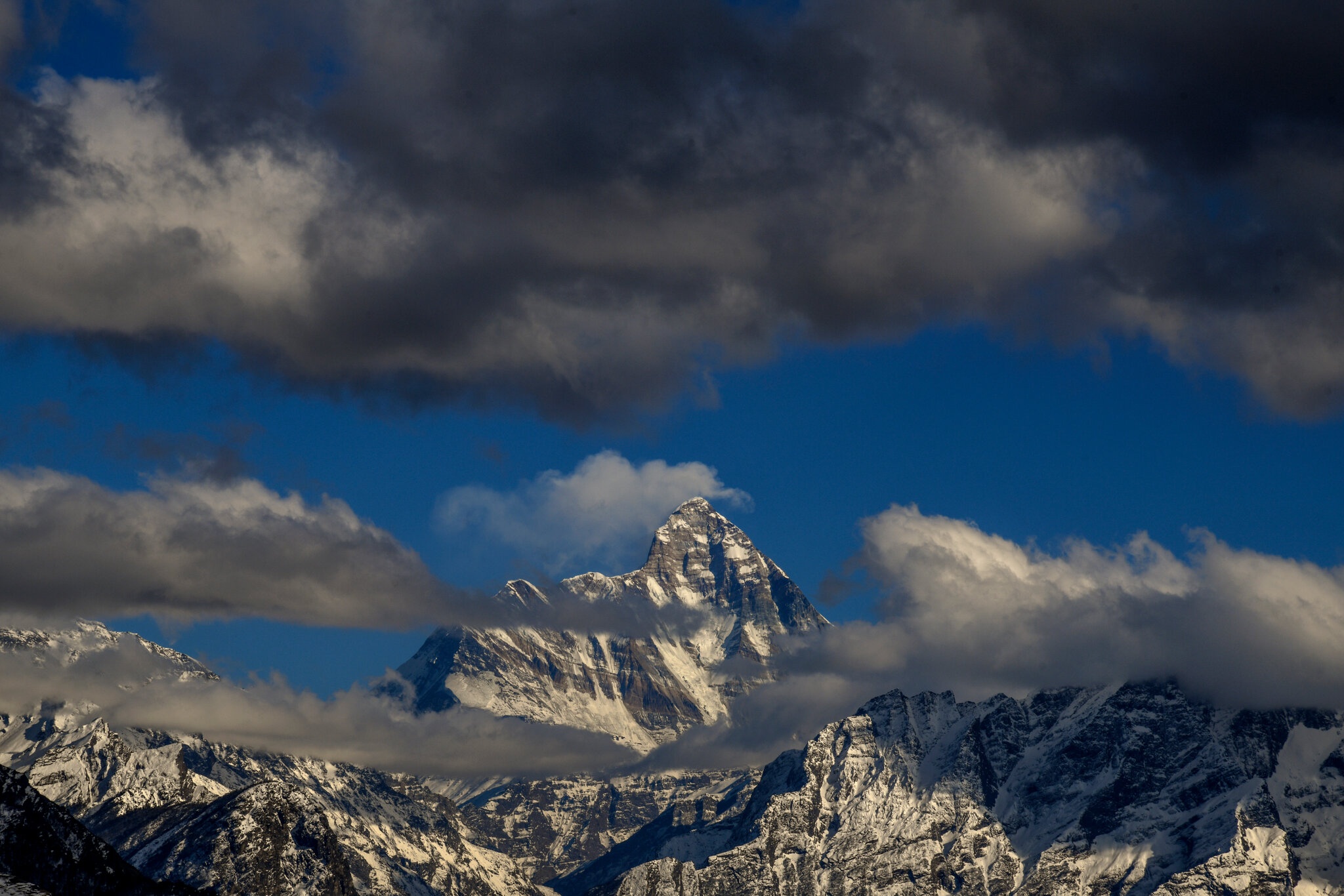 thiet bi hat nhan anh 1