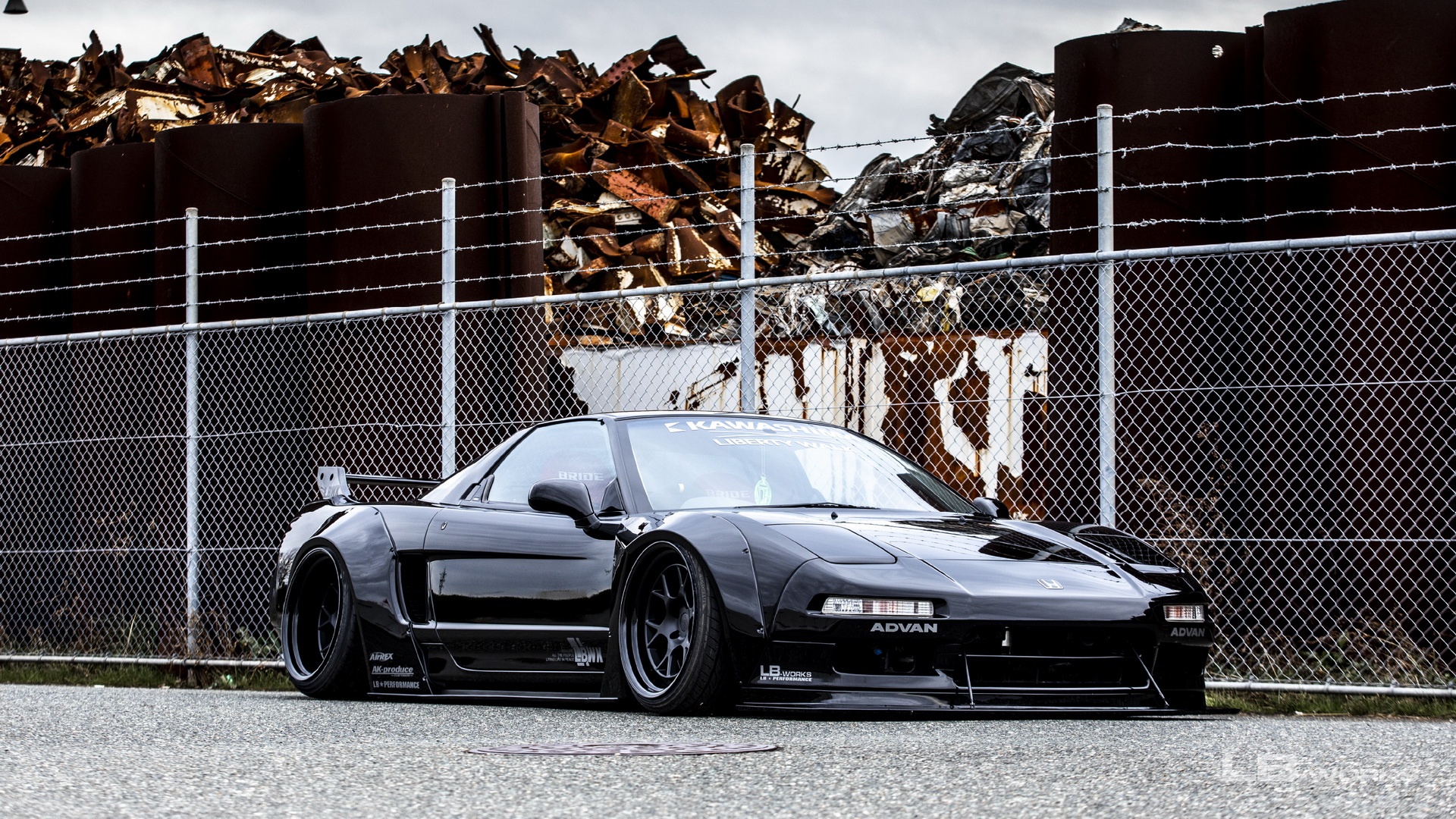Honda NSX the he dau tien voi goi do cua Liberty Walk anh 1