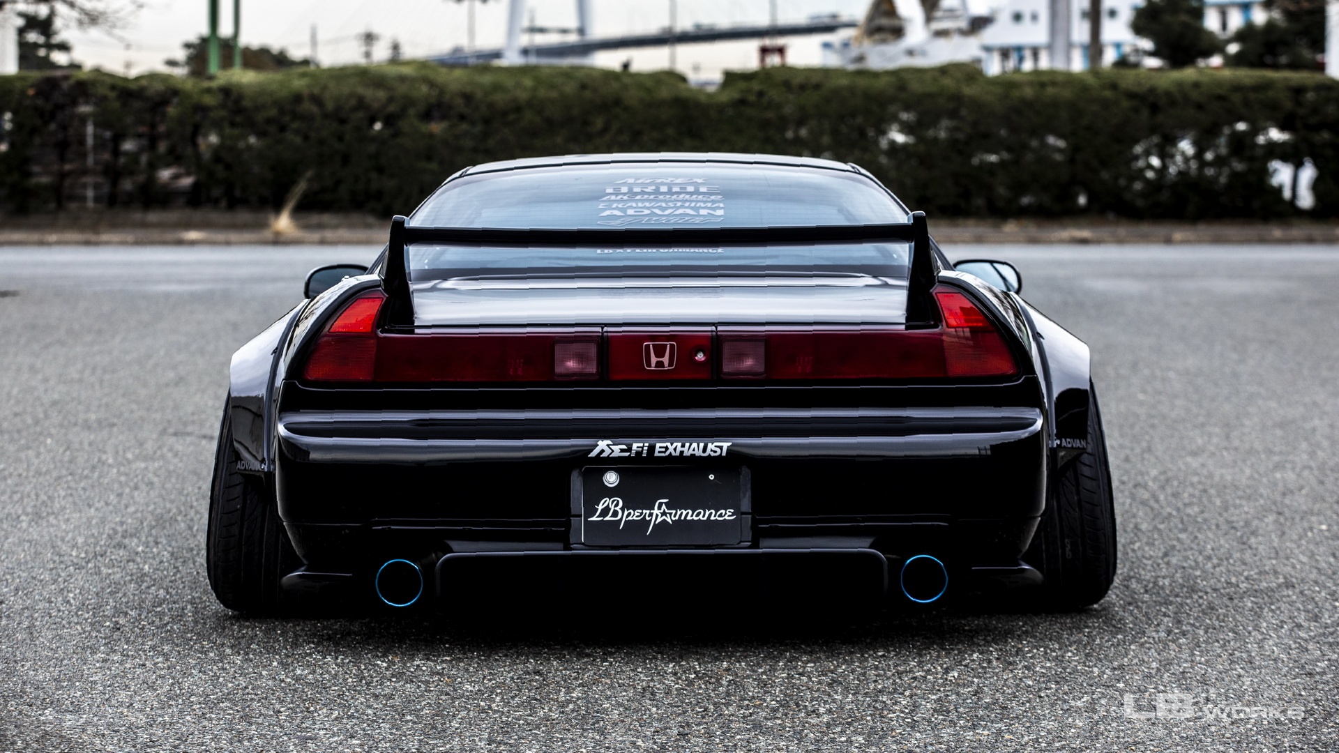 Honda NSX the he dau tien voi goi do cua Liberty Walk anh 3