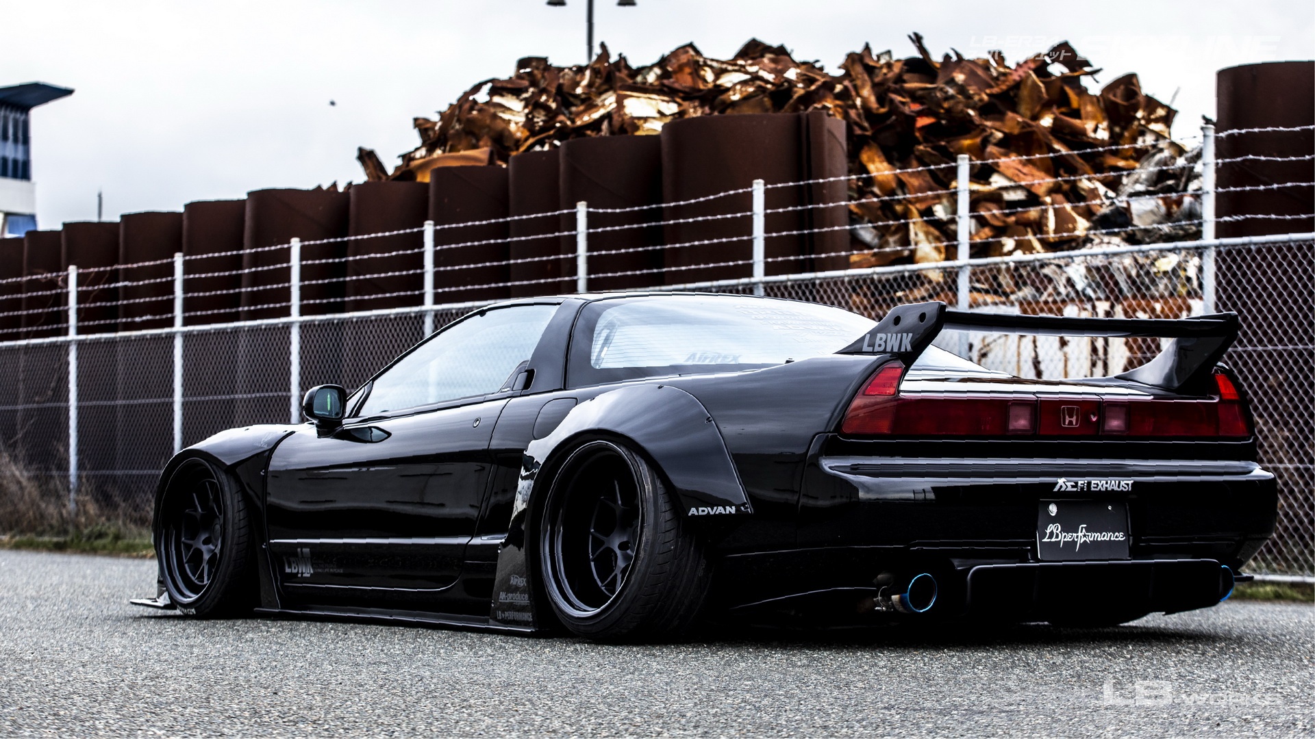 Honda NSX the he dau tien voi goi do cua Liberty Walk anh 5