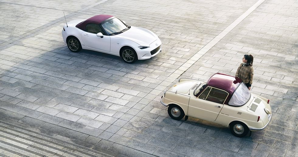 Mazda ra mat bo suu tap xe ky niem 100 nam hinh anh