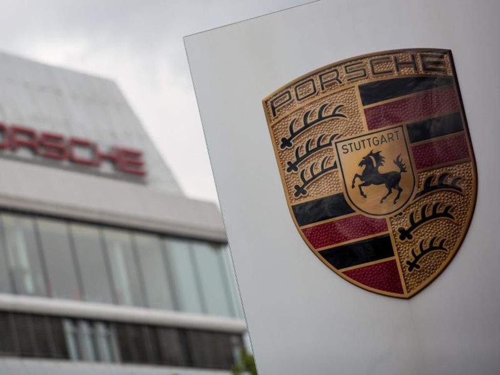 Du dang kho khan, moi nhan vien Porsche duoc thuong 10.000 USD hinh anh