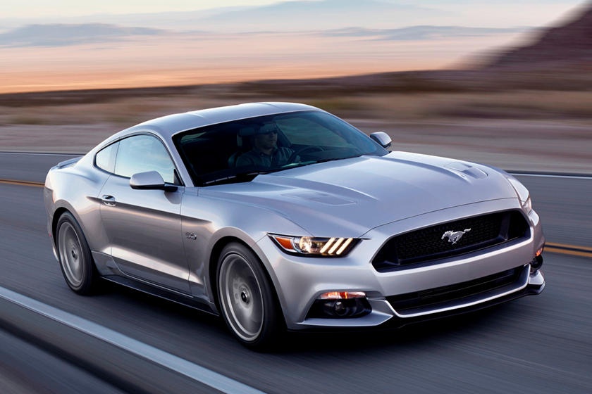Chủ nhà hàng bán Mustang GT 2016 để trả lương cho nhân viên ảnh 1 Chu nha hang ban Mustang GT 2016 de tra luong cho nhan vien anh 1