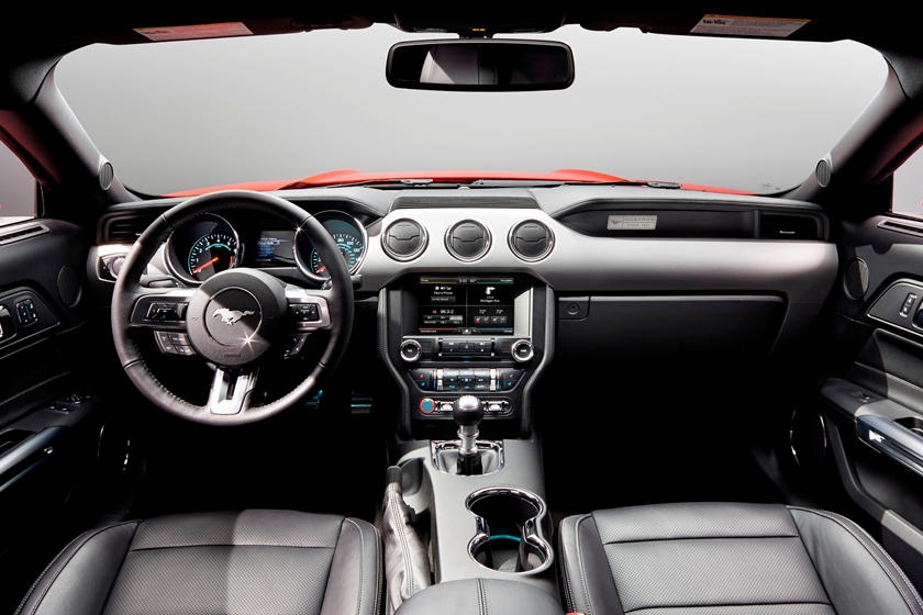 Chủ nhà hàng bán Mustang GT 2016 để trả lương cho nhân viên ảnh 2 Chu nha hang ban Mustang GT 2016 de tra luong cho nhan vien anh 2