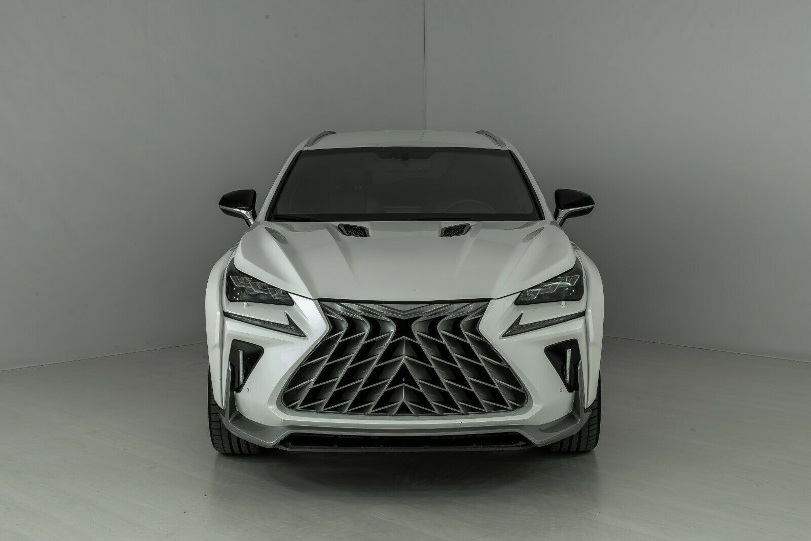 Goi do bodykit than rong danh cho Lexus NX va RX cua tho Nga anh 4