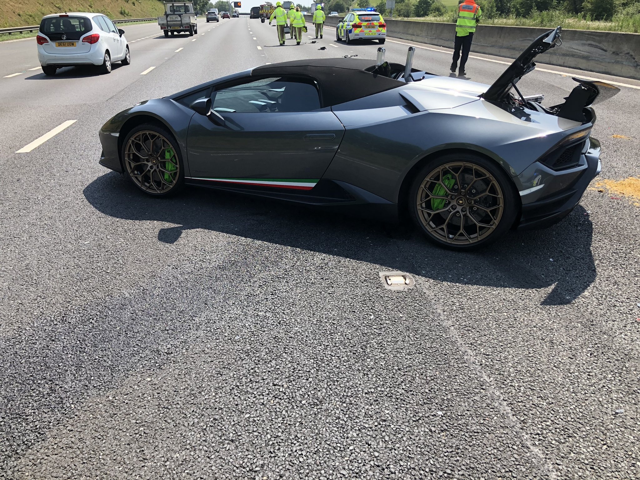 Tai nan Lamborthini,  Lamborghini Huracan Performante Spyder,  20 phut anh 2