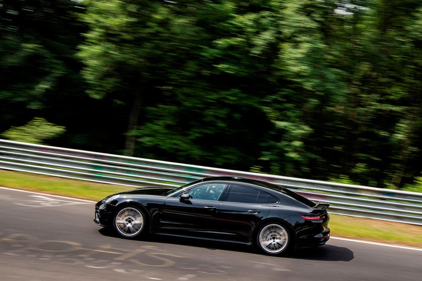 Porsche Panamera Turbo 2021 lap ky luc moi tai truong dua Nurburgring anh 4
