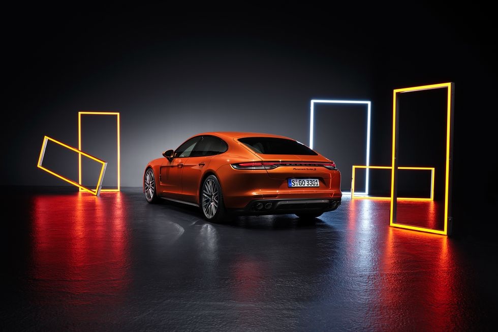 Porsche Panamera Turbo ra mat,  kha nang tang toc vuot troi anh 5