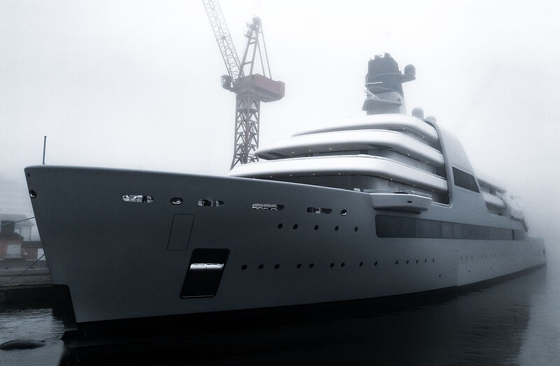 Sieu du thuyen the thao Solaris manh nhat the gioi lan dau ha thuy hinh anh