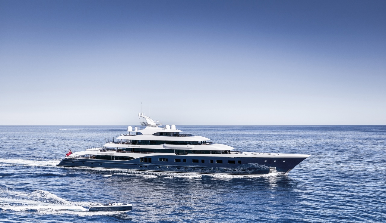 Bernard Arnault,  LVMH,  Feadship,  Symphony ảnh 1 Bernard Arnault,  LVMH,  Feadship,  Symphony anh 1