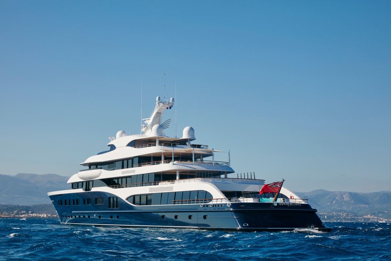 Bernard Arnault,  LVMH,  Feadship,  Symphony ảnh 5 Bernard Arnault,  LVMH,  Feadship,  Symphony anh 5