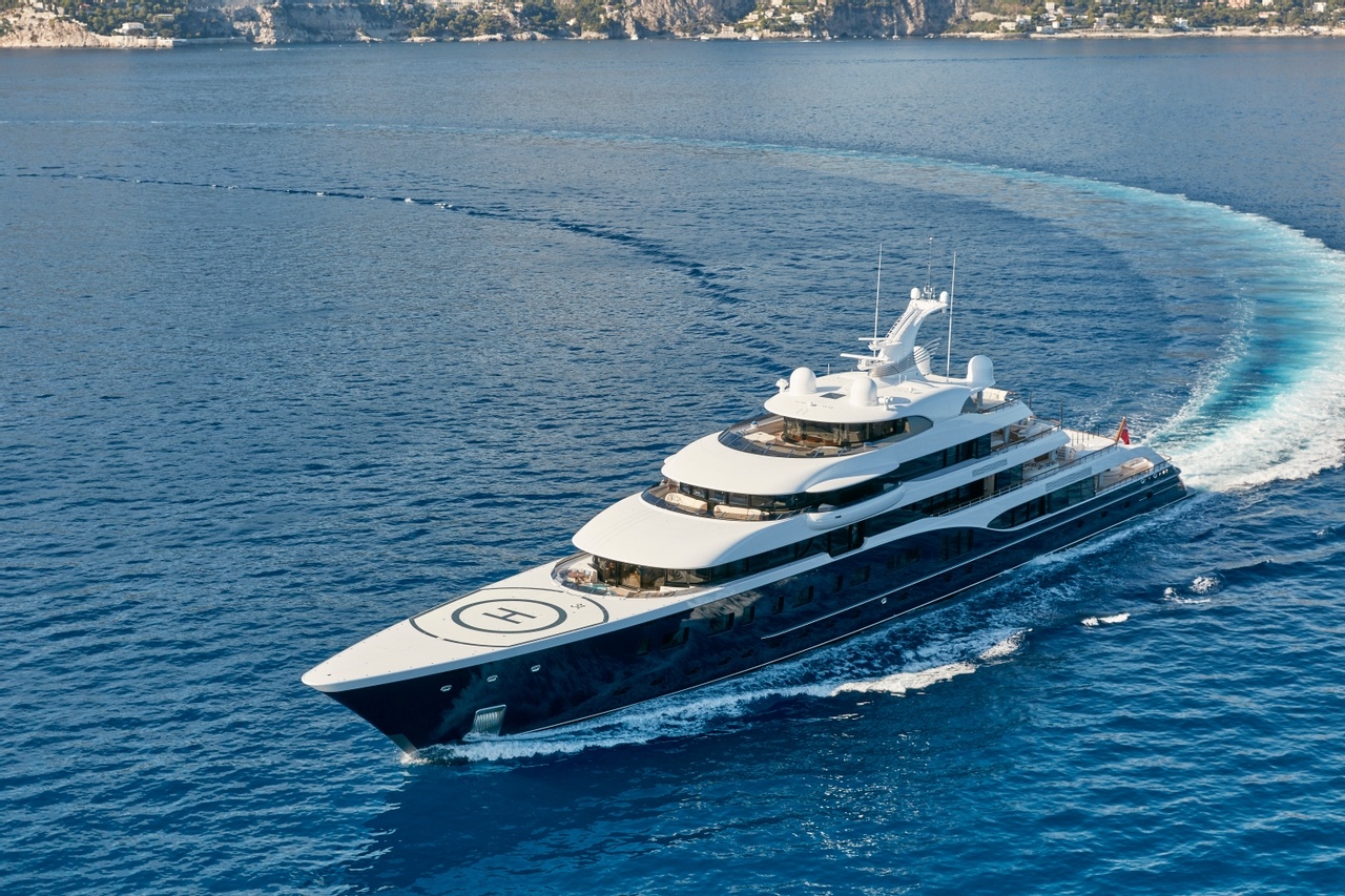 Bernard Arnault,  LVMH,  Feadship,  Symphony ảnh 3 Bernard Arnault,  LVMH,  Feadship,  Symphony anh 3