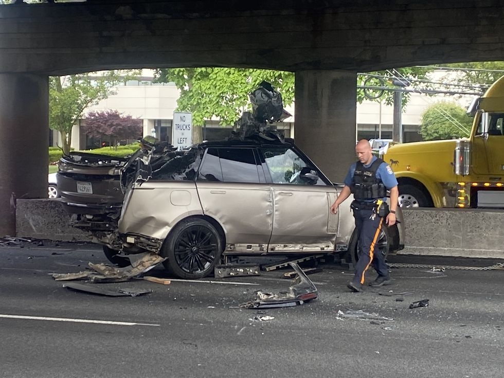 Range Rover rơi khỏi xe vận chuyển,  sự cố Range Rover,  Range Rover 2023 ảnh 3 Range Rover roi khoi xe van chuyen,  su co Range Rover,  Range Rover 2023 anh 3