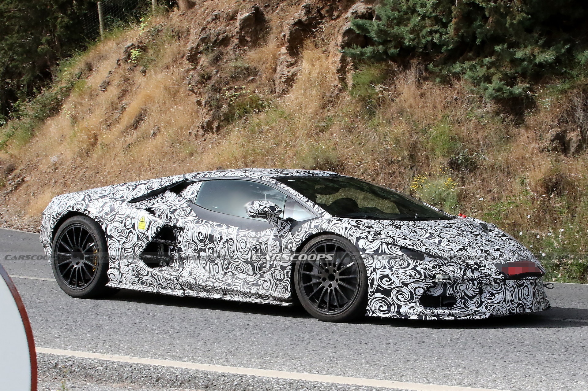 Sieu xe ke nhiem Aventador,  Lamborghini anh 5