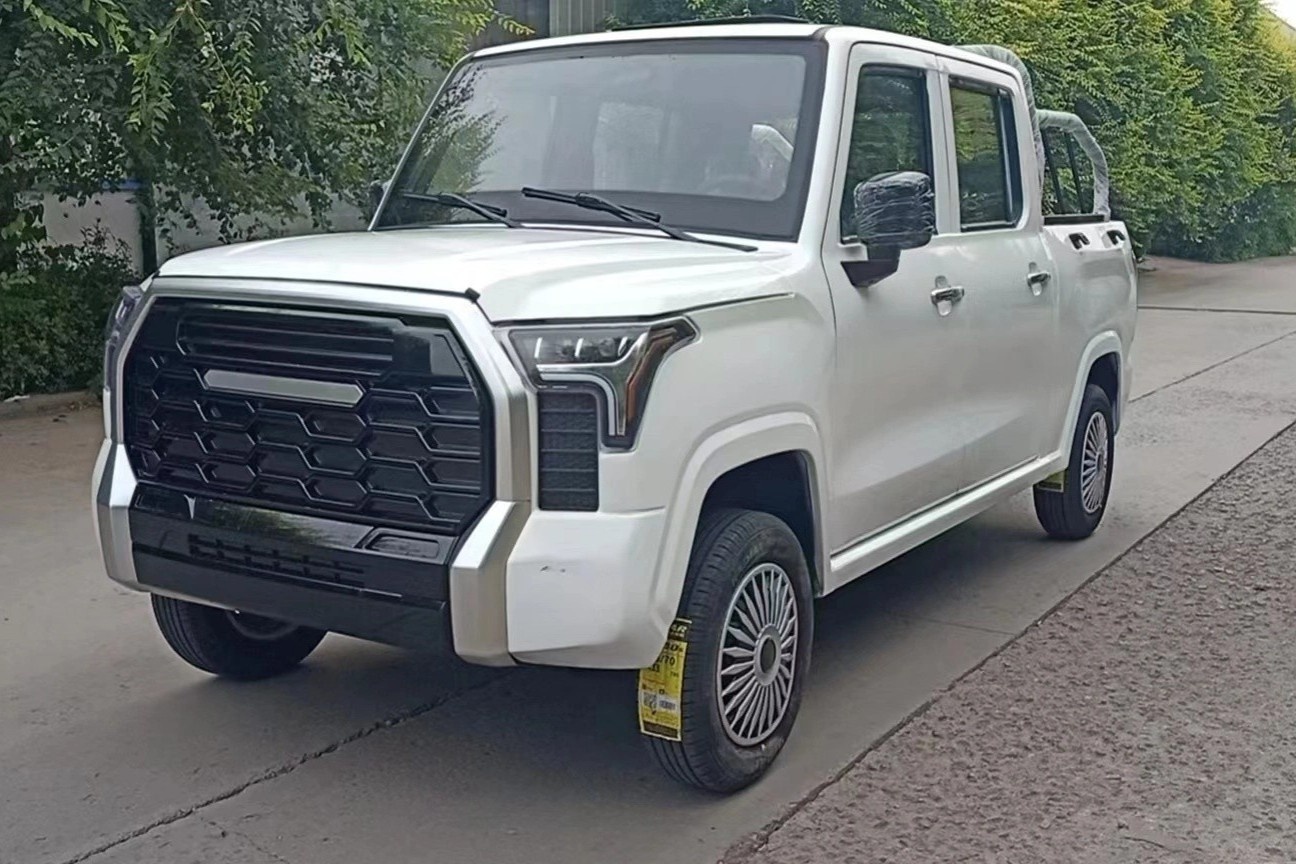 Xe ban tai gia 6.000 USD sao chep thiet ke Toyota Tundra hinh anh