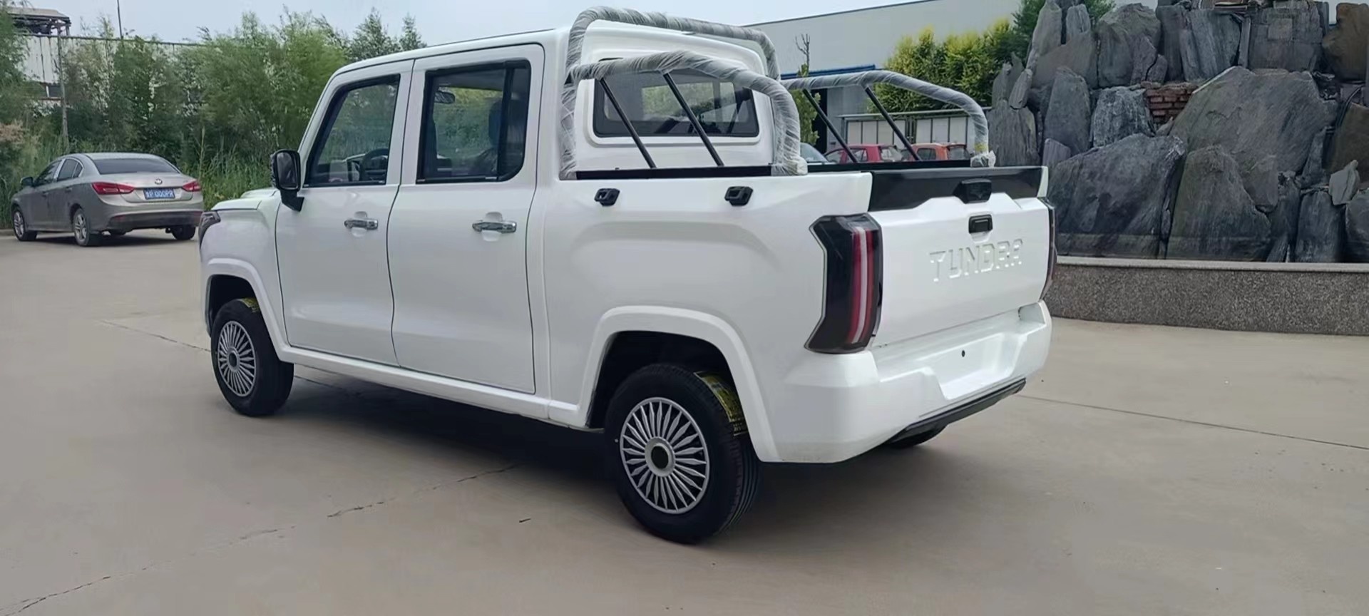 Toyota Tundra,  SVH Tundar,  xe nhái ảnh 1 Toyota Tundra,  SVH Tundar,  xe nhai anh 1