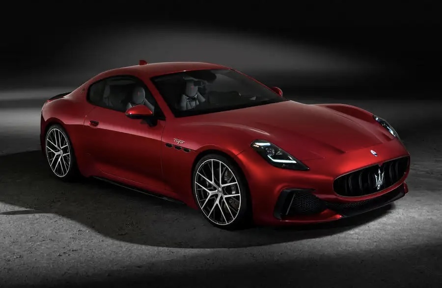 Maserati Quattroporte,  Quattroporte Folgore,  sedan anh 1