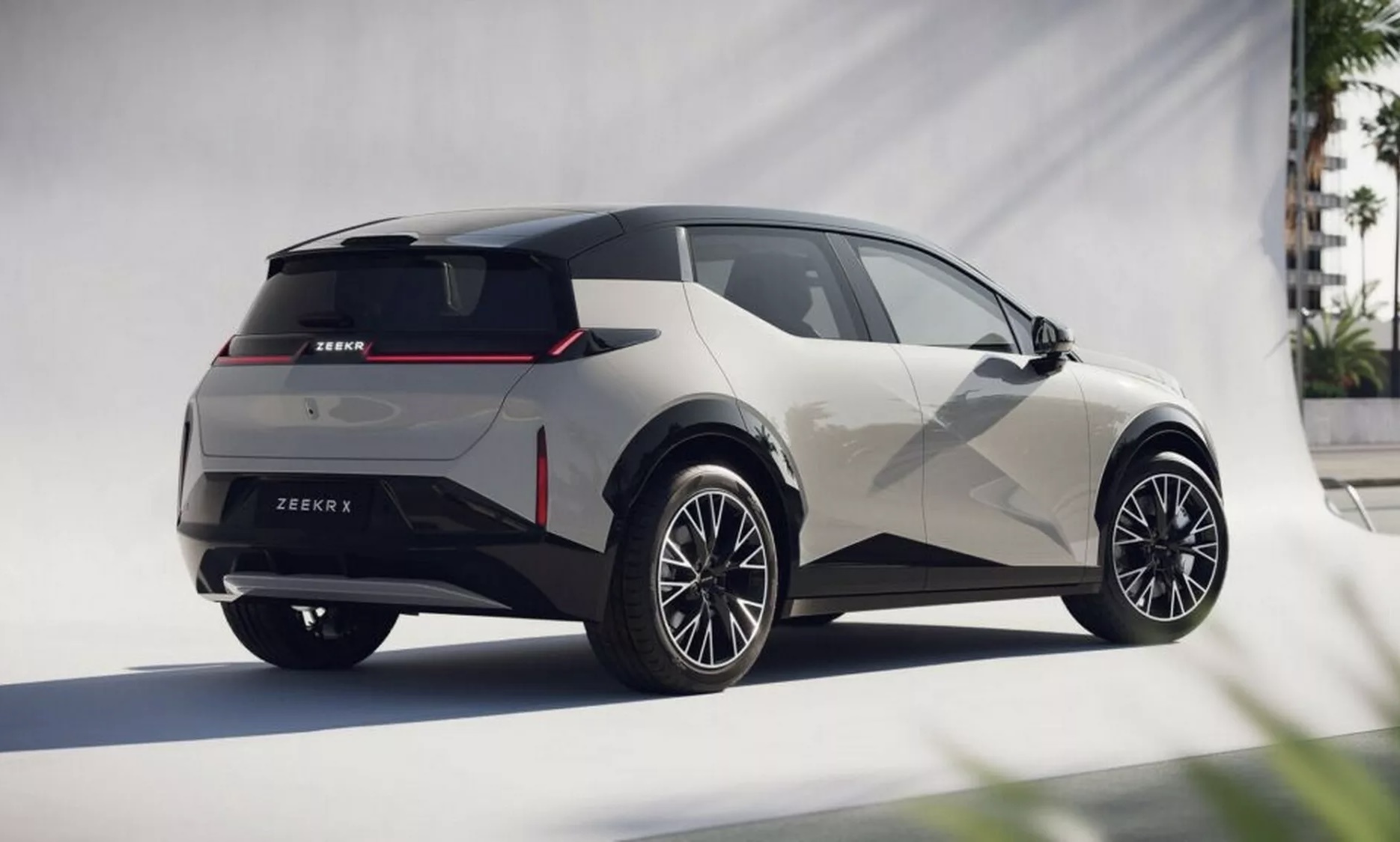 Zeekr X SUV,  Tesla anh 2