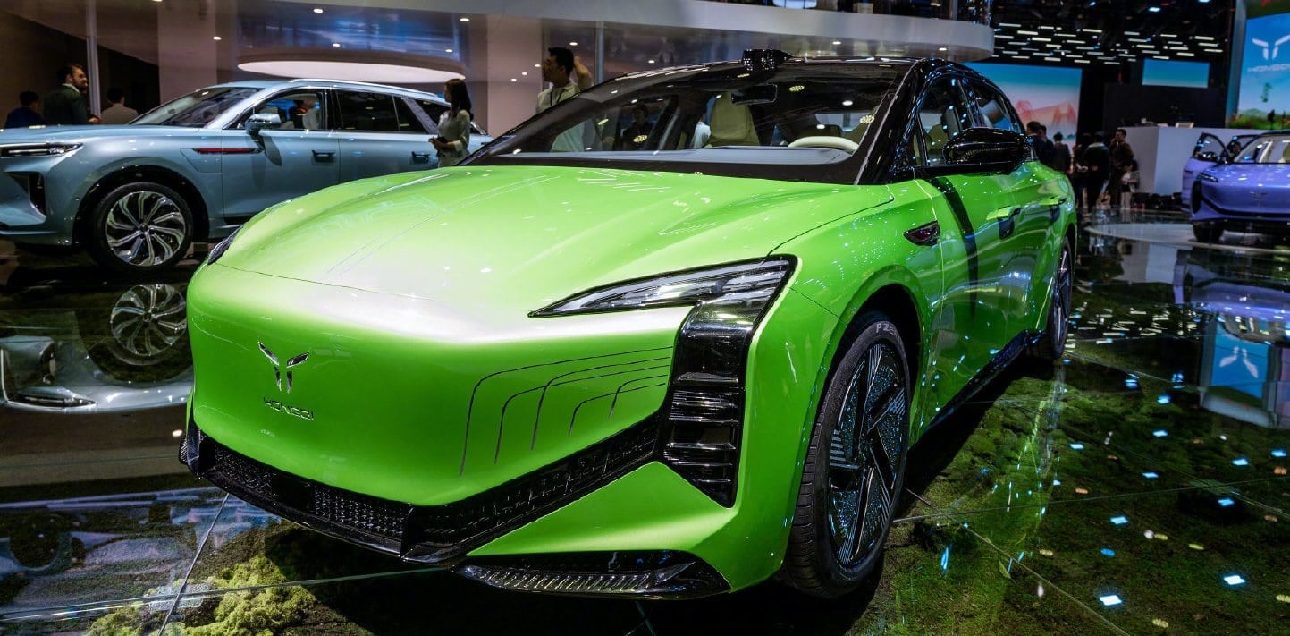 Xe dien Hongqi E001 ra mat voi tam van hanh toi da 800 km hinh anh