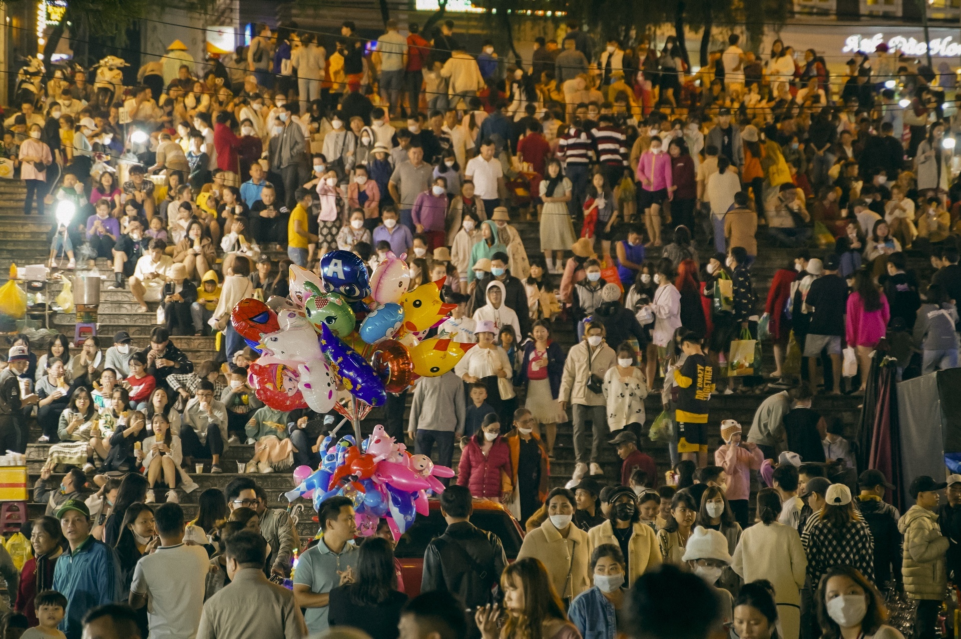 Nguoi tre tim ve Mang Den vi Da Lat dong duc hinh anh