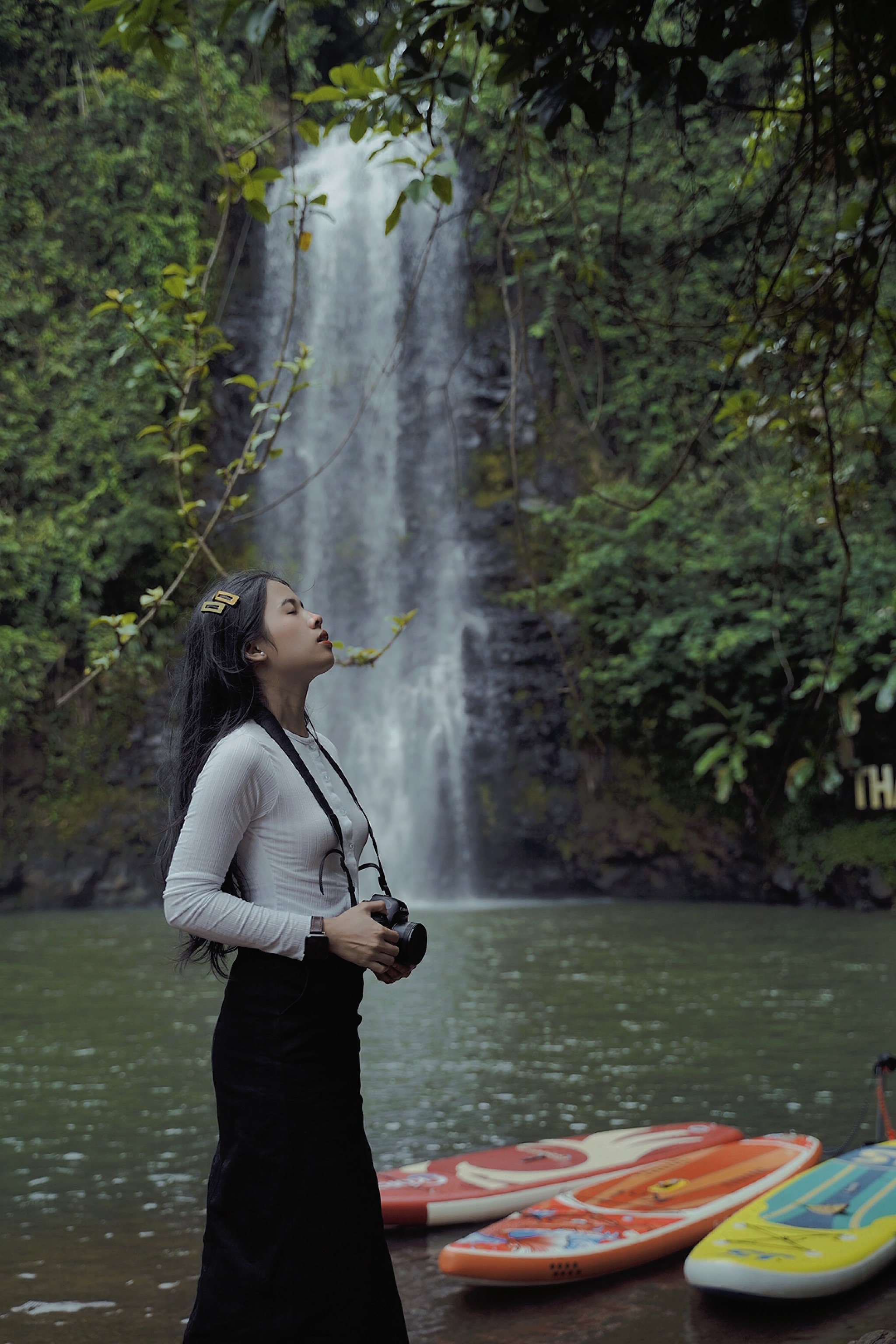 thac nuoc tranh nong anh 5