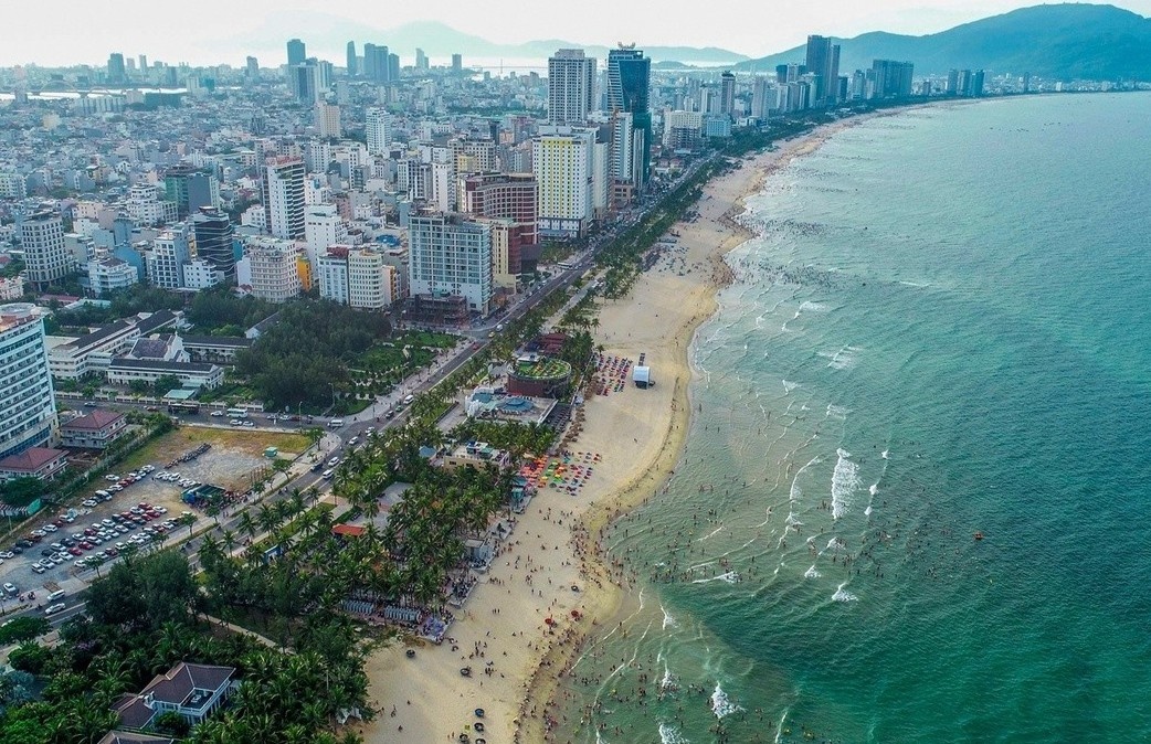 Khach san view dep o Da Nang sap kin phong nho le hoi phao hoa hinh anh