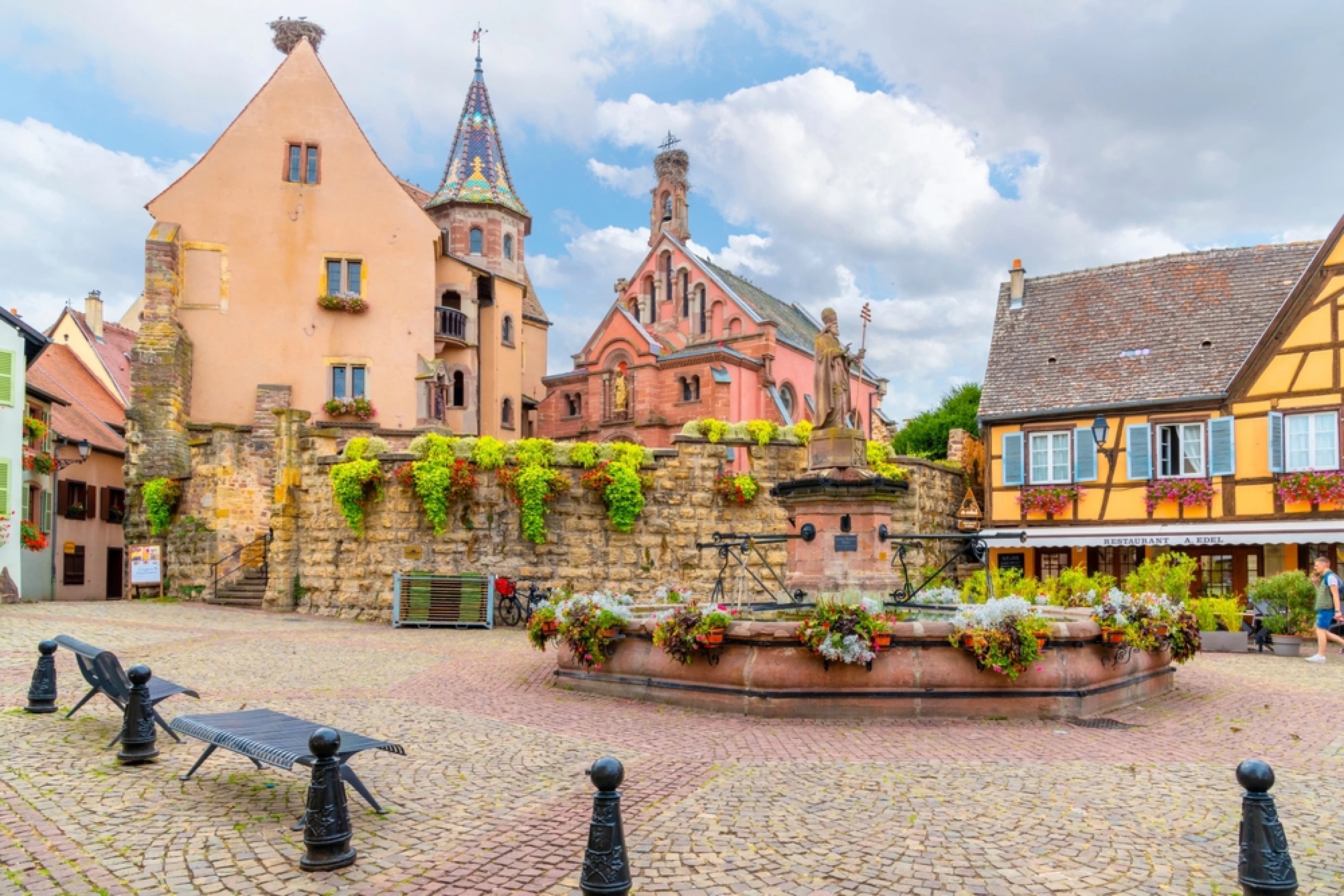 7 ngoi lang dong que noi tieng o Phap hinh anh