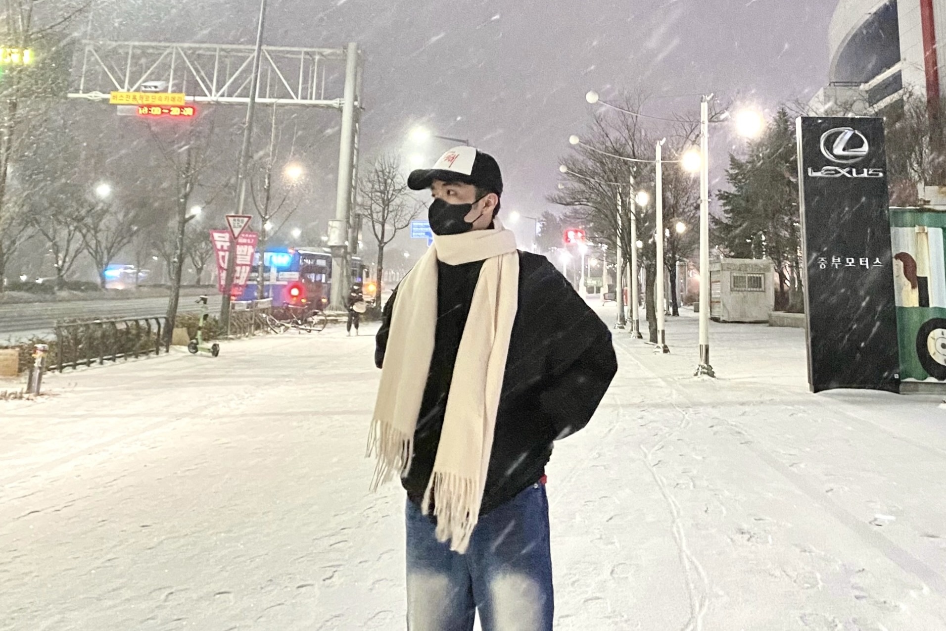 Nhieu ban tre Viet muon ve que tranh cai lanh te tai o Han Quoc hinh anh