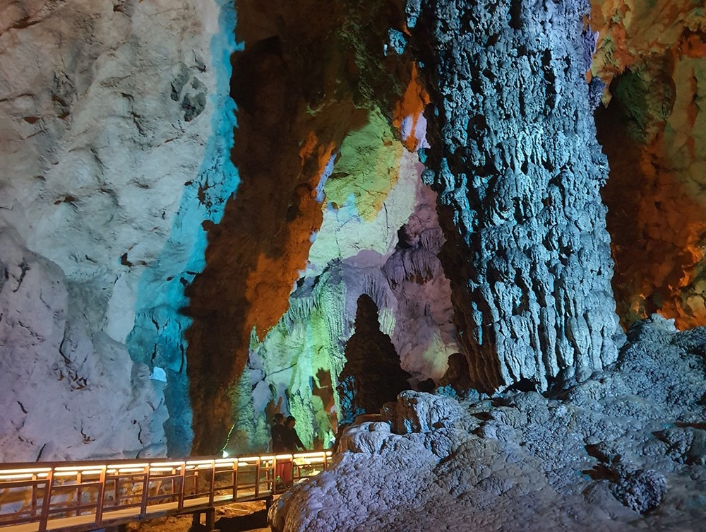 Bao Anh goi y 9 'vien ngoc quy' cua Viet Nam it nguoi biet hinh anh