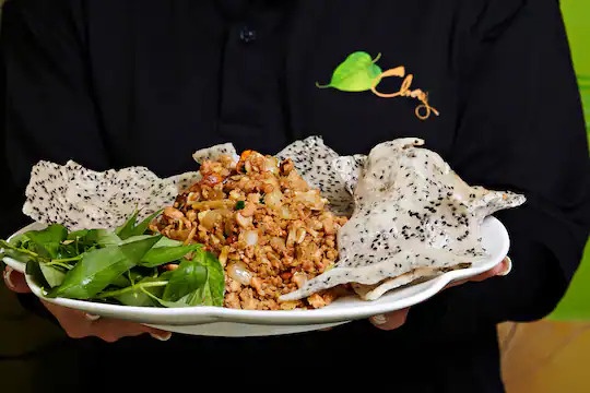 Nha bao My me goi cuon tim ra 'chan ai' moi o nha hang Chay goc Viet hinh anh