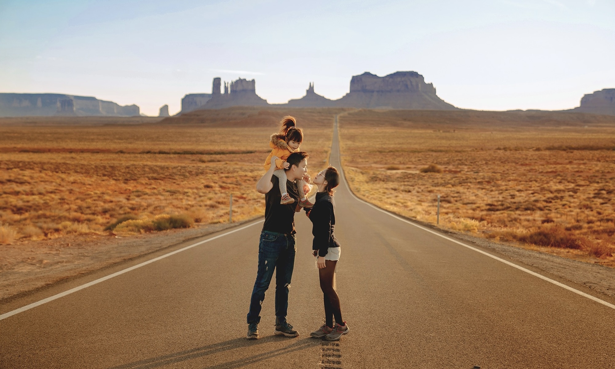 Cap vo chong Viet tiet kiem 7 nam de di du lich lien tuc 6 thang hinh anh