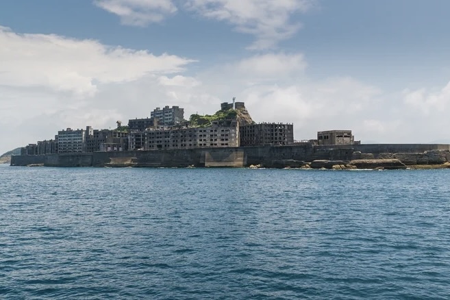 Nhat Ban khong cho khach mot minh den 'dao dia nguc' hinh anh