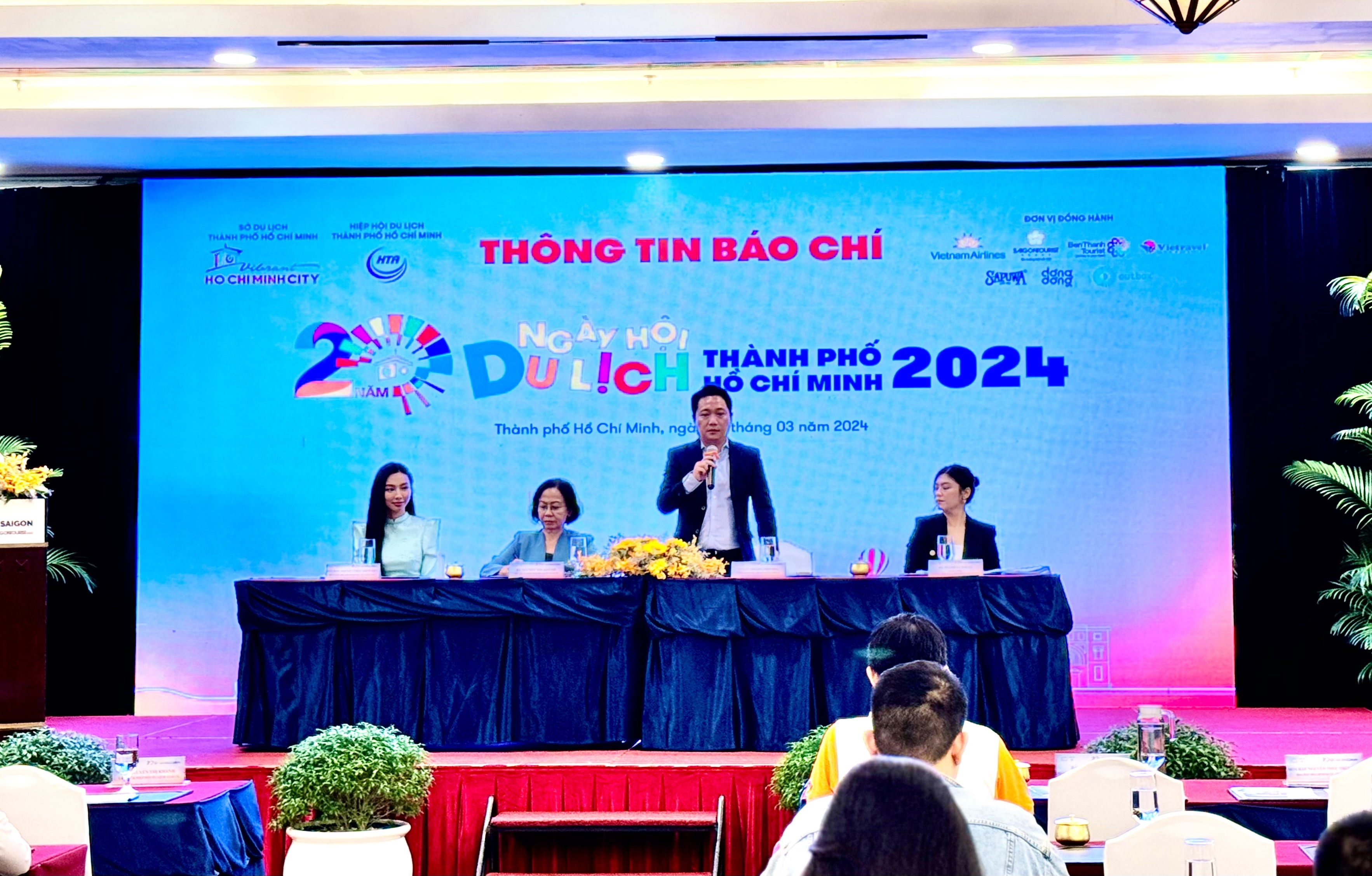 Ngay hoi Du lich TP.HCM anh 1