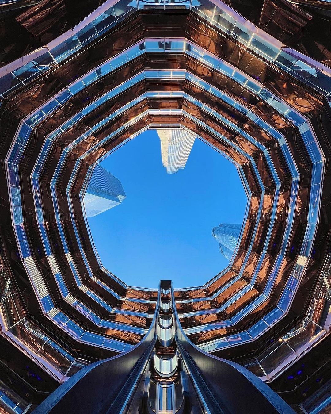 toa thap Vessel anh 8